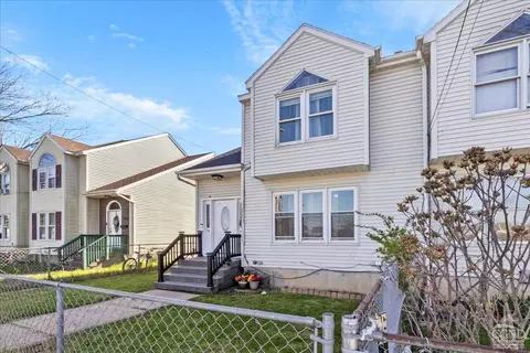 744 Hamilton St, Schenectady, NY 12307 photo 2