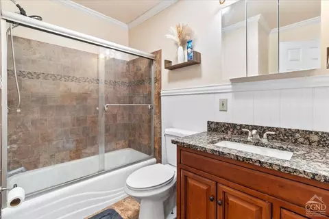744 Hamilton St, Schenectady, NY 12307 photo 20