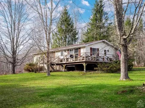 31 Garfield Ave, Hunter, NY 12442