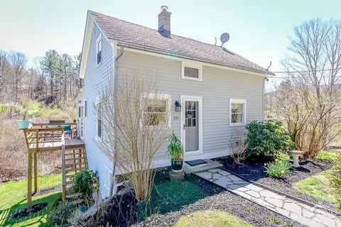 28 Upper Queechy Rd, Canaan, NY 12029
