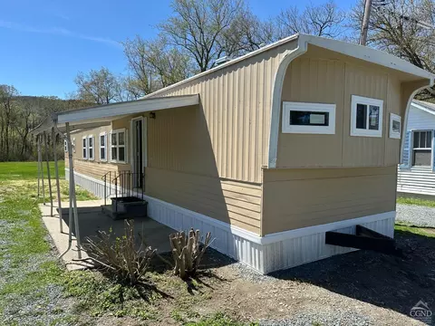 701 Us Route 20, New Lebanon, NY 12125