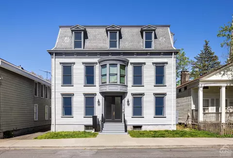 356 Union, Hudson, NY 12534