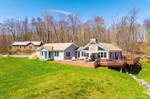 236 Dugway Rd, Austerlitz, NY 12017