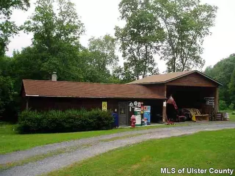 102 Low Rd, Wallkill, NY 12589 photo 2