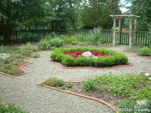 462 Decker Rd, Wallkill, NY 12589 photo 5