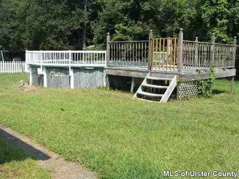 37 Jefferson Rd, Red Hook, NY 12571 photo 2