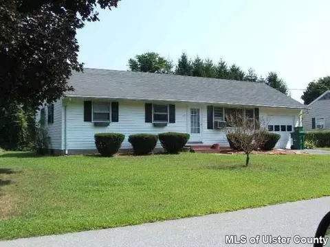 37 Jefferson Rd, Red Hook, NY 12571 photo 1