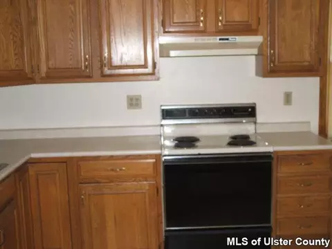 37 Jefferson Rd, Red Hook, NY 12571 photo 4
