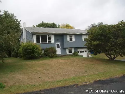 94 Ce Penney Dr, Wallkill, NY 12589 photo 1