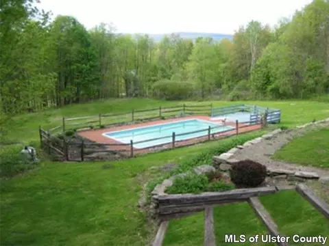 583 Hoagerburgh Rd, Wallkill, NY 12589 photo 4