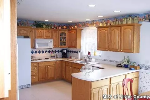 15 Rose Ln, Wallkill, NY 12589 photo 3