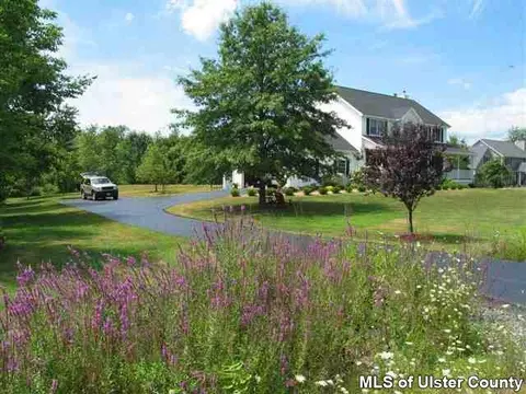 15 Rose Ln, Wallkill, NY 12589 photo 1