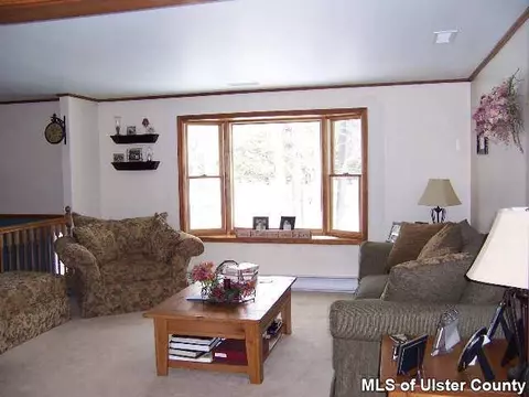 3 Stevens Ct, Wallkill, NY 12589 photo 3