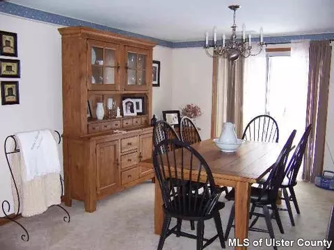 3 Stevens Ct, Wallkill, NY 12589 photo 2