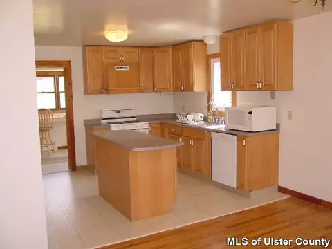 988 Plains Rd, Wallkill, NY 12589 photo 2