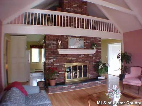 23 Fox Hill Rd, Wallkill, NY 12589 photo 2