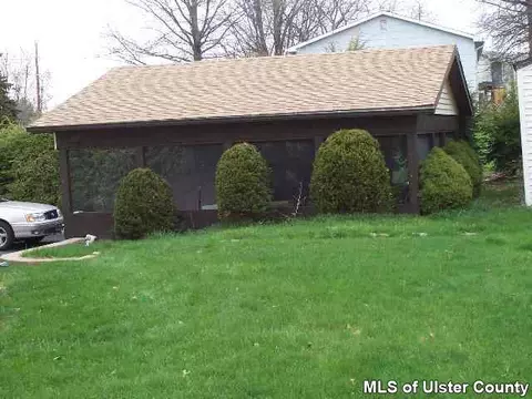 2 Apple Ln, Wallkill, NY 12589 photo 2