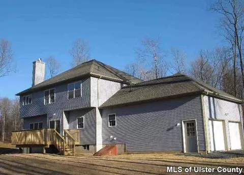 10 Pluto Ln, Modena, NY 12548 photo 4