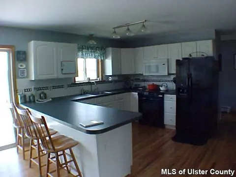 356 Birch Rd, Wallkill, NY 12589 photo 2