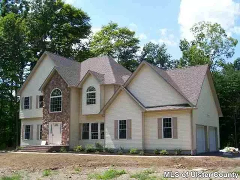 6 Pluto Ln, Modena, NY 12548 photo 1