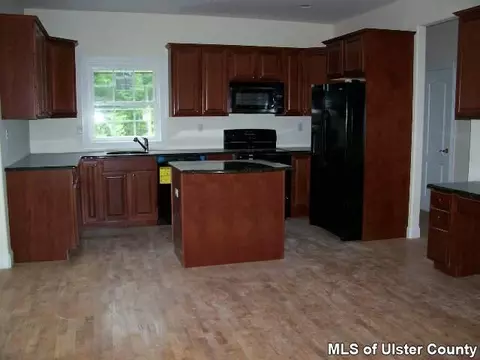6 Pluto Ln, Modena, NY 12548 photo 3