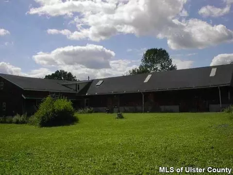 179 Strawridge Rd, Wallkill, NY 12589 photo 4