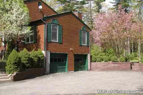 60 Laurel Holw, Kerhonkson, NY 12446 photo 2
