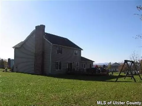 240 Valley Vw, Wallkill, NY 12589 photo 3