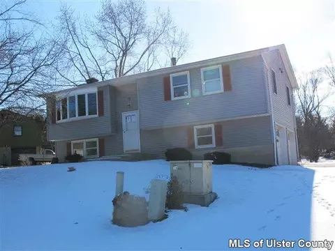 3 Hammer Ln, Wallkill, NY 12589 photo 1