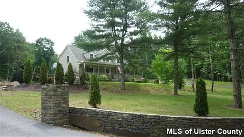 54 Ruby Rd, Kingston, NY 12401 photo 1