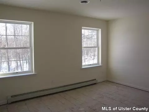 14 Van Wyck Ct, Wallkill, NY 12589 photo 12