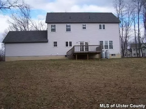 14 Van Wyck Ct, Wallkill, NY 12589 photo 2