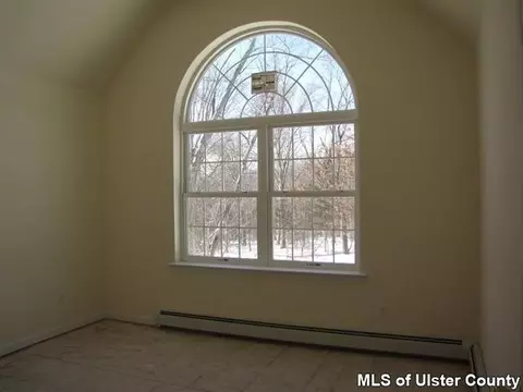 14 Van Wyck Ct, Wallkill, NY 12589 photo 8
