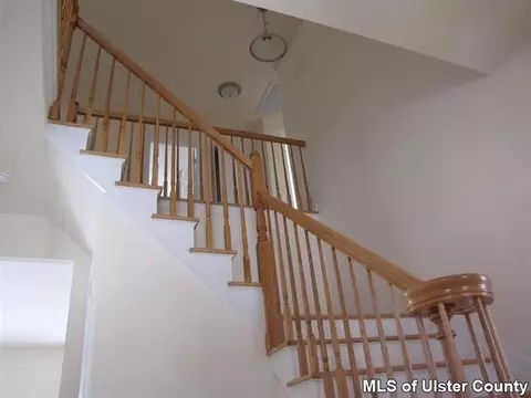 14 Van Wyck Ct, Wallkill, NY 12589 photo 3