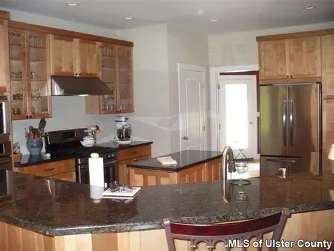 429 Dubois Rd, Wallkill, NY 12589 photo 3