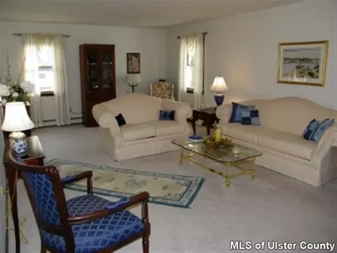 60 Hunt Rd, Wallkill, NY 12589 photo 3
