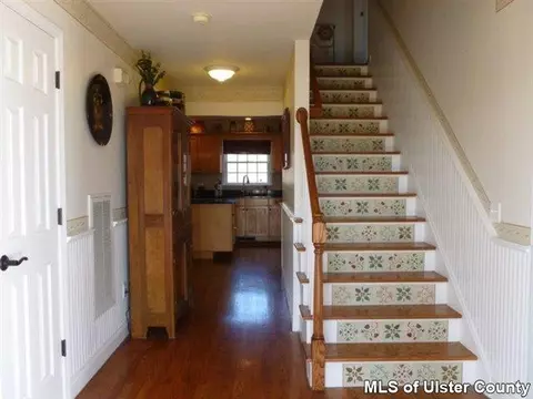 27 Rose Ln, Wallkill, NY 12589 photo 3