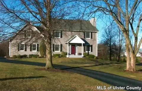 27 Rose Ln, Wallkill, NY 12589 photo 1