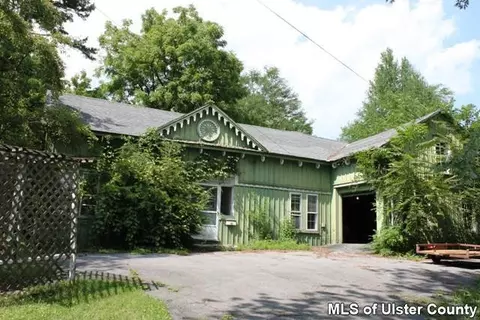 56 Spring St, Catskill, NY 12414 photo 2