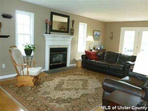30 Rose Ln, Wallkill, NY 12589 photo 4