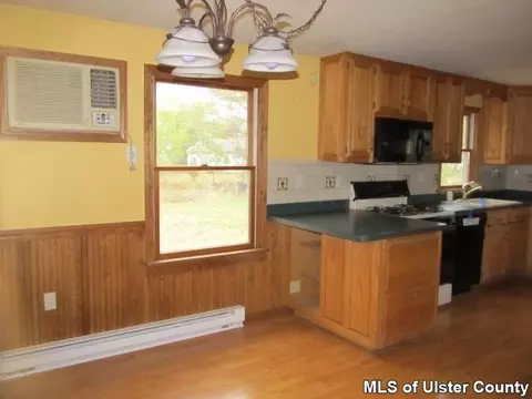 22 Cornell Ave, Red Hook, NY 12571 photo 7