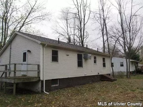 22 Cornell Ave, Red Hook, NY 12571 photo 4