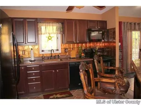 13 Summerset Dr, Wallkill, NY 12589 photo 7
