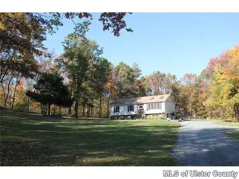 13 Summerset Dr, Wallkill, NY 12589 photo 14