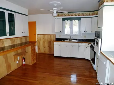 506 Plains Rd, Wallkill, NY 12589 photo 2