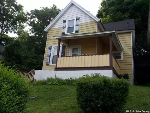158 Smith St, Poughkeepsie, NY 12601 photo 2