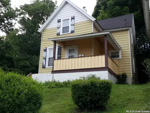 158 Smith St, Poughkeepsie, NY 12601 photo 3