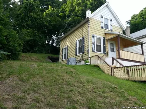 158 Smith St, Poughkeepsie, NY 12601 photo 4