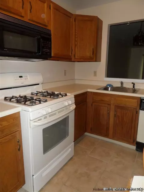 424 Gregory, Highland, NY 12528 photo 4