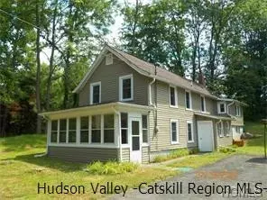 403 Quaker St, Wallkill, NY 12589 photo 1